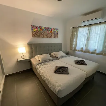 Paradise Club Oasis アパート